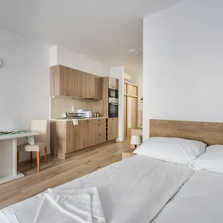 Bpr Brody Street Apartment